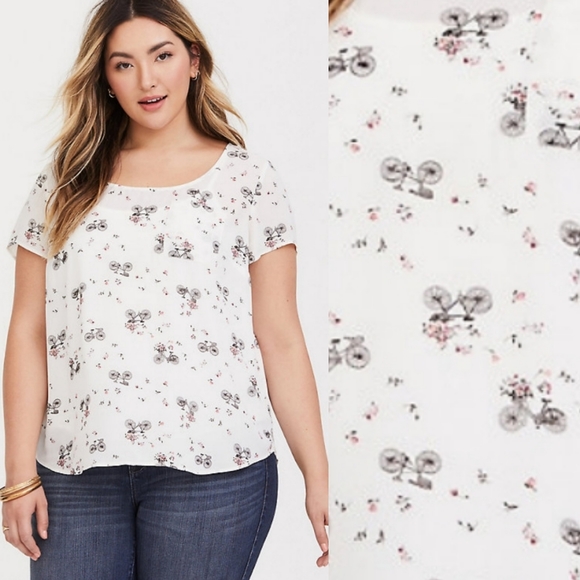 torrid Tops - 🆕 Torrid Abbey Floral Bicycle Button Back Blouse